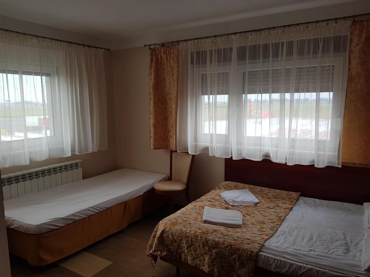Motel Duet Granowo Kültér fotó